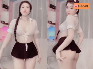 Tôi ước cặp mông em đặt lên con cu của tôi