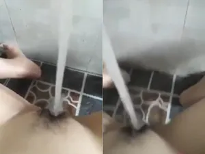 Bồ thẩm du cực mạnh với vòi nước